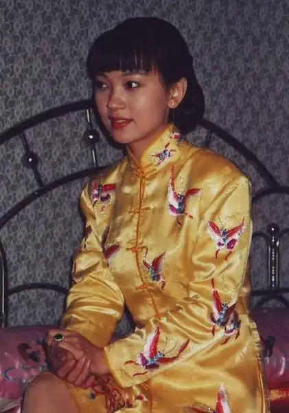 的作品《洒金笺》和《裸情恨》改编而成,王昌娥扮演女主角方心如