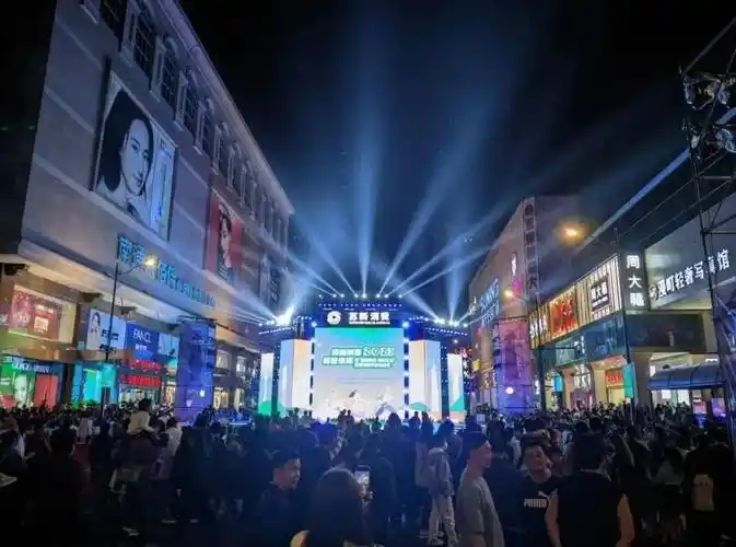 南大街又热闹了!_南通_市集_消费