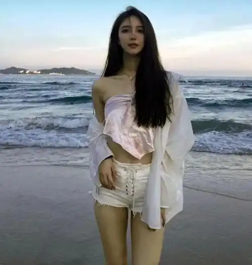 薛之谦演唱会"沸羊羊"男主爆改,逆袭归来变身霸总,开账号要做网红了