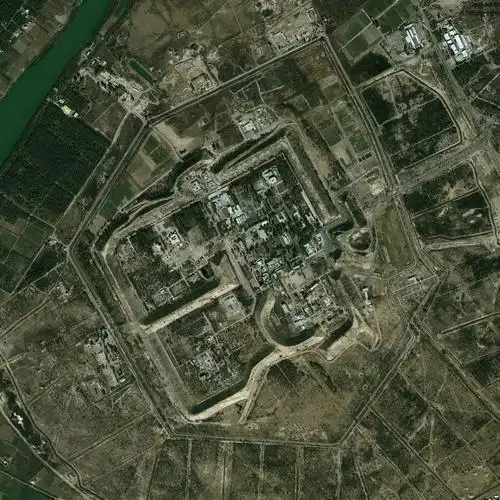 据说是海湾战争时期美国侦察卫星拍摄的奥斯拉克反应堆(塔姆兹-1号)