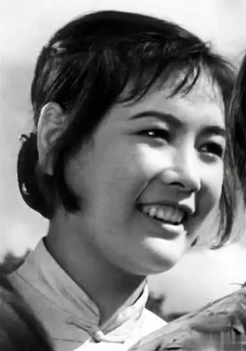 艺海拾珠新中国培养的美女影星杨雅琴