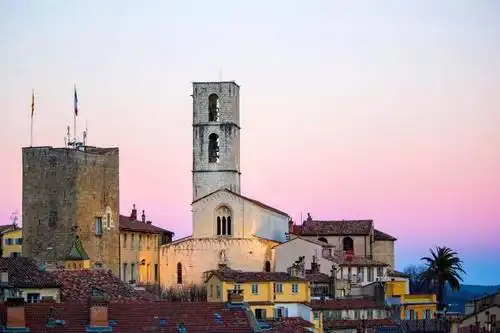 格拉斯小镇:让灵魂陶醉到起飞的世界香水之都!