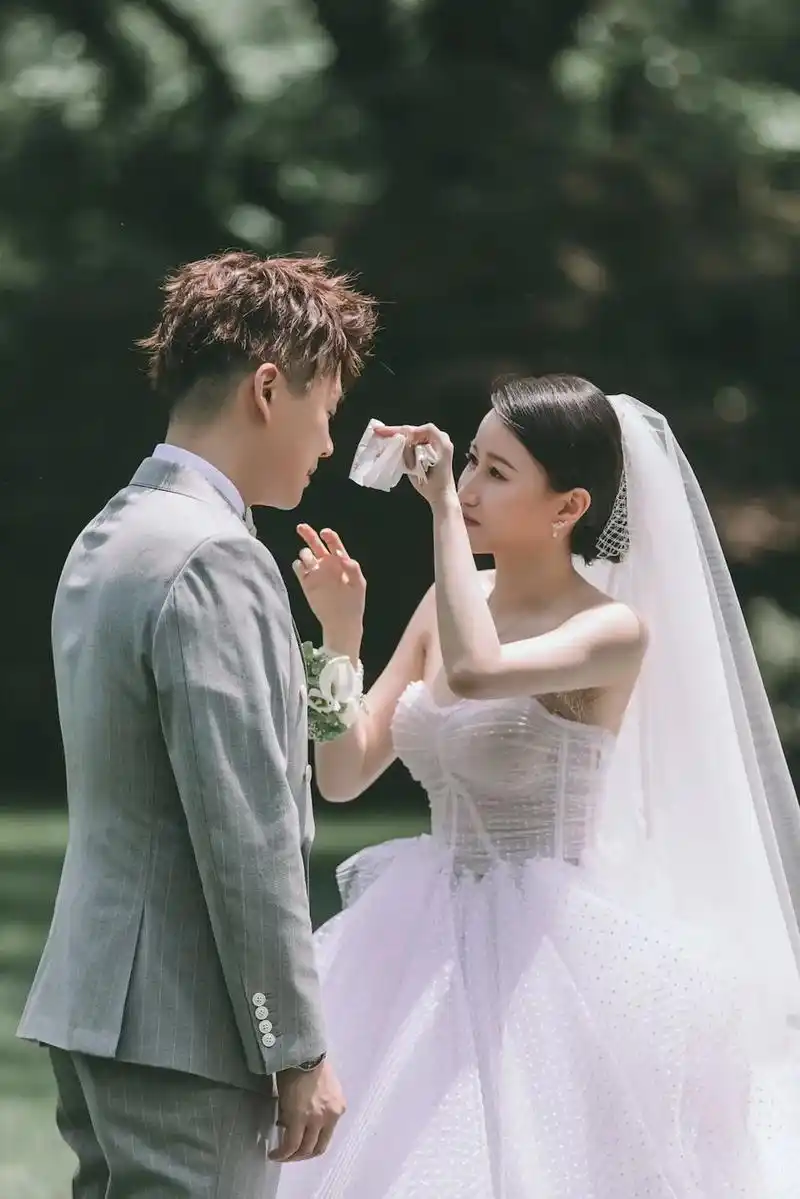 原创王牌对王牌主持人沈涛婚礼清新户外婚礼经典大气的白绿色