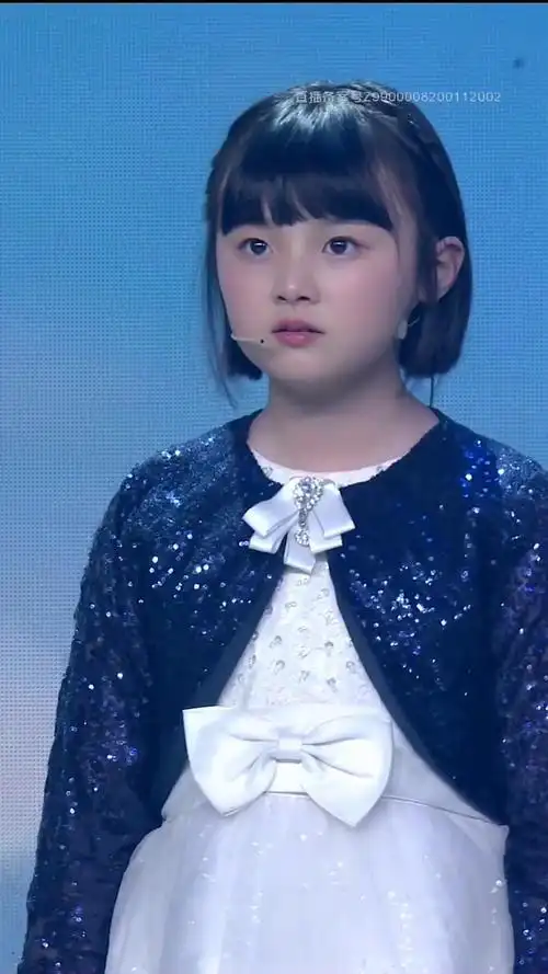 韩甜甜在快手大年夜现场合唱天堂with腾格尔