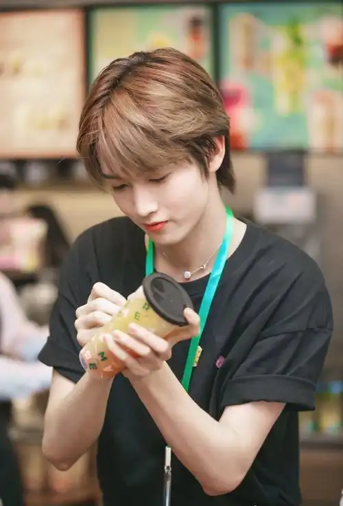 【图楼】一笑倾城 陈宥维 uv