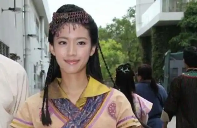 蔡思贝两个月读完大学