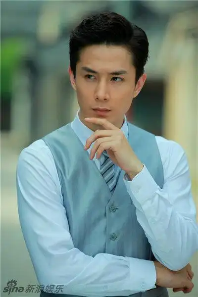 正在热拍,剧组曝出男演员剧照:曾新亚(李承炫饰),孔立夫(高梓淇饰)