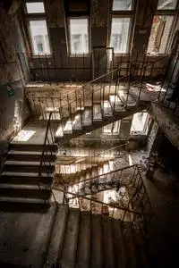 恐怖的楼梯图片