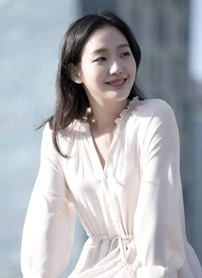 韩国明星中的一股清流,金高银真正诠释了什么是单眼皮美女.