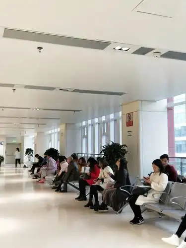 妇科门诊候诊的病友们