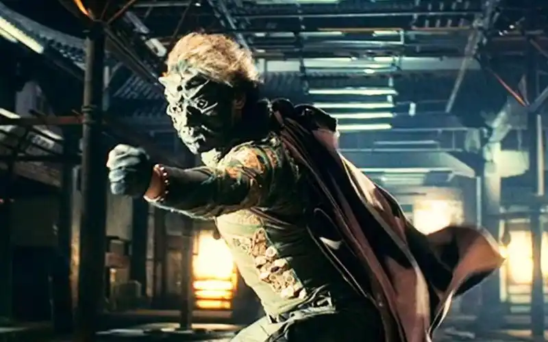 火云邪神嚣张至极,一人踢馆龙虎门,不料却被降龙十八掌吊打,武侠电影