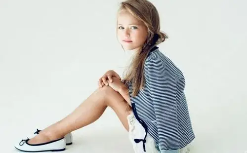 9岁女孩开始发育受到饮食,生活等多方面因素影响,从而导致身体提前