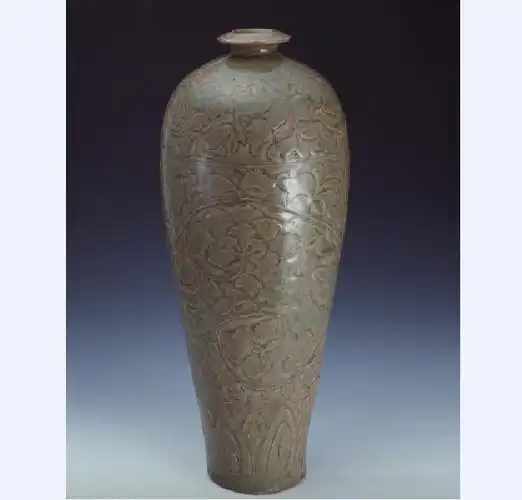 北宋耀州窑青釉刻花牡丹纹梅瓶