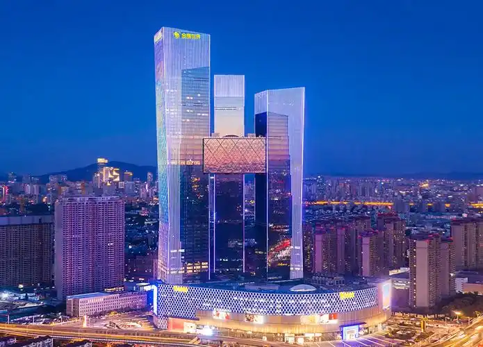 南京市金鹰天地广场 / 368m