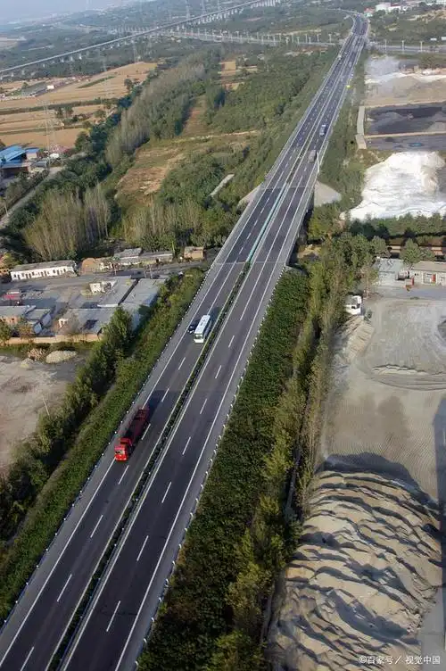 205国道收费引争议!国道收费合理吗?业内人士透露实情!