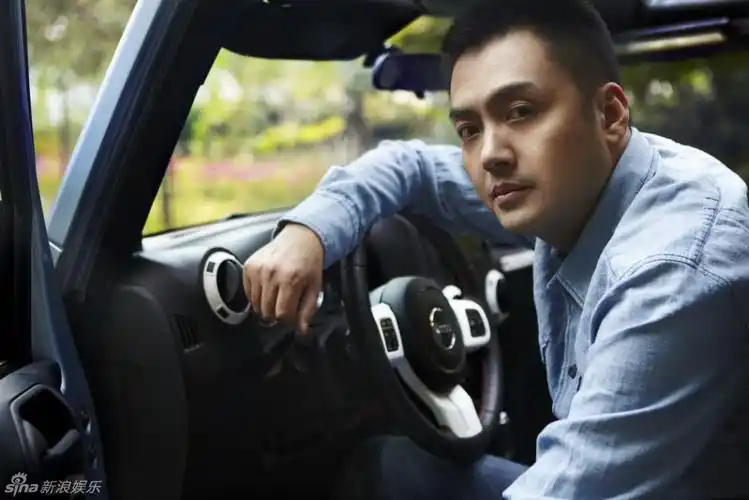 朱宏嘉独特硬朗气质