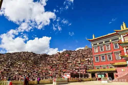 其它 色达喇荣五明佛学院 写美篇坐落四川甘孜藏族色达县20km,海拨