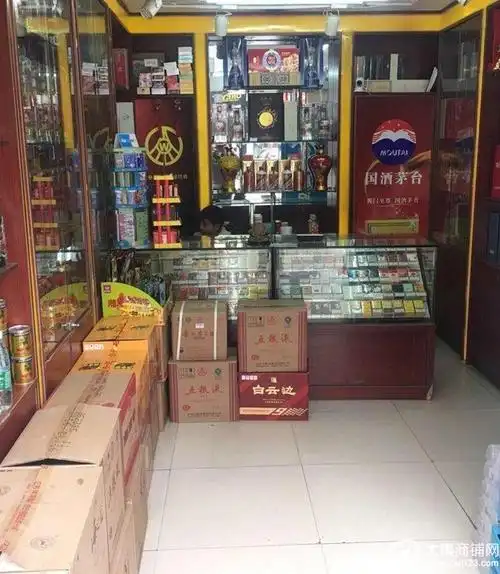 硚口区临街小区门口烟酒店转让空转