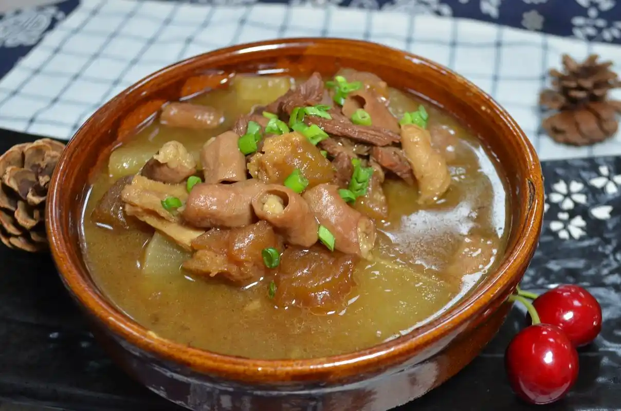 学会这道萝卜牛杂,摆摊开店不在话下,快去试试吧!