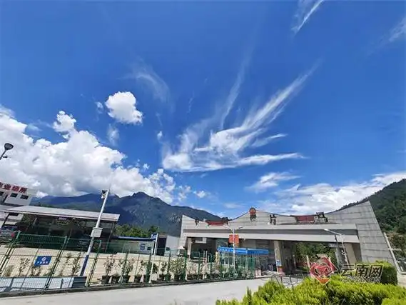 云南片马口岸今年上半年出入境流量增幅明显