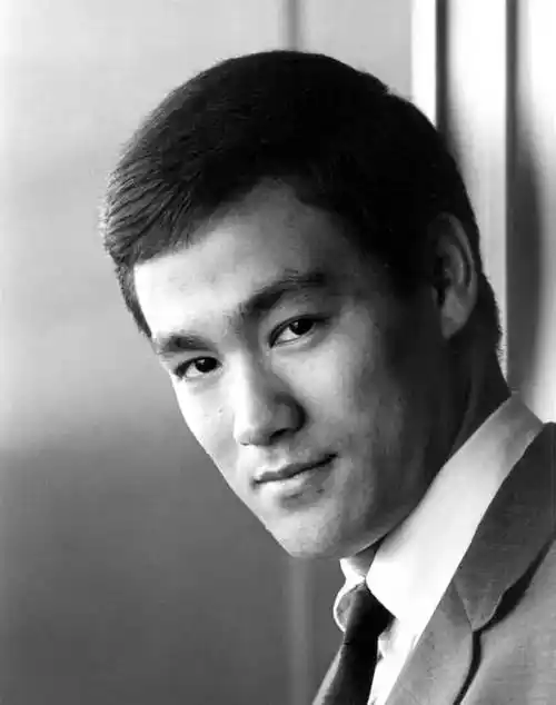 李小龙的成功并不是偶然,每一步都脚踏实地