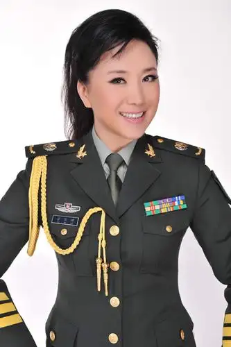 总政治部歌舞团蒙古族女高音歌唱家萨日娜