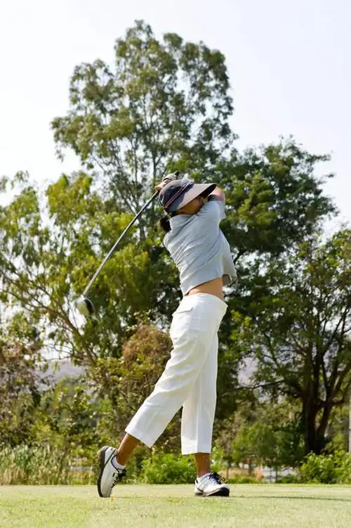 植物,帽子,泰国,亚洲,仅一个女性,仅一个人,握,阴影,服装,光线,高尔夫