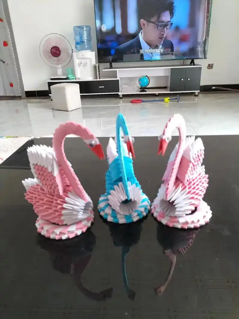 纯手工三角插折纸成品天鹅,好看吗#折纸教程 #手工diy # - 抖音
