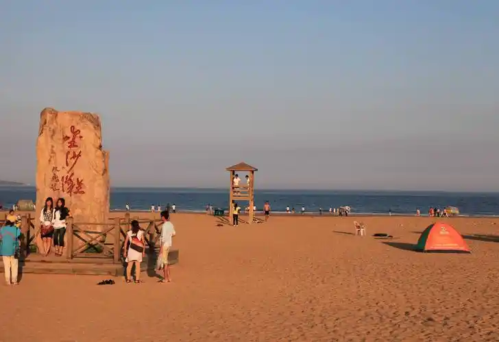 青岛金沙滩景区无购物地址:山东省青岛市黄岛区漓江路金沙滩景区89