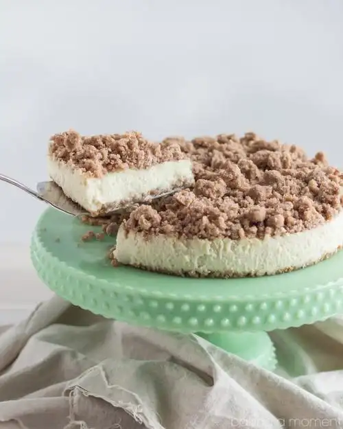 new york crumb cheesecake- the crumbly brown sugar streusel is