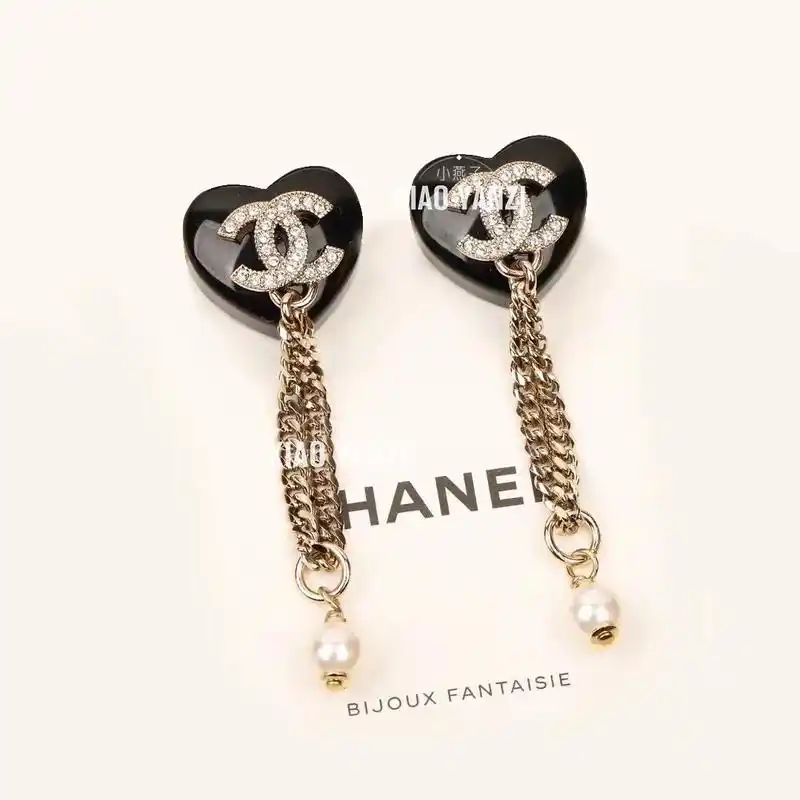推荐分享chanel黑心链条吊珠耳钉