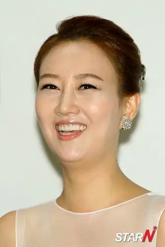 【姜虎东孙贤周梁静雅朴贤斌朴贞雅等】【活动】0628 张润贞允贞(33岁