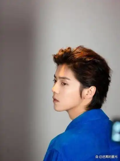 有种成熟叫鹿晗谈恋爱,换"直男刘海"发型后,越来越有男人味