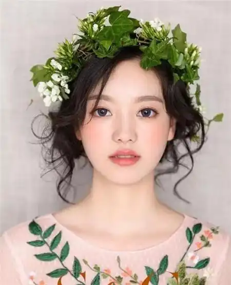 不管是韩式还是中式,这几款新娘造型,你喜欢哪一种?