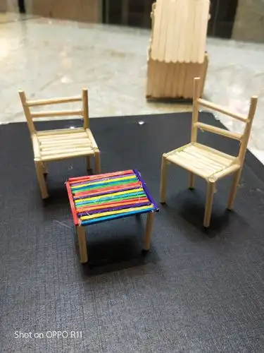 晨曦艺术大班下午木棒雪糕棒拼装作品.