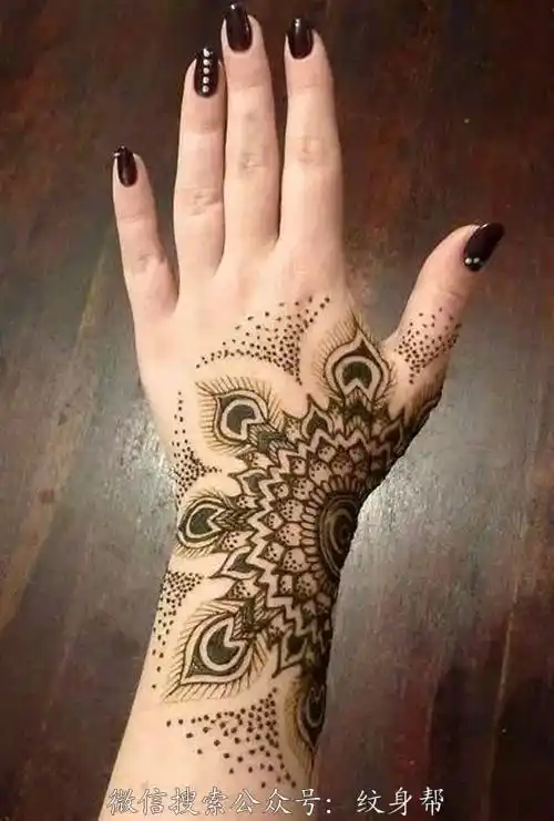 超赞的手背纹身
