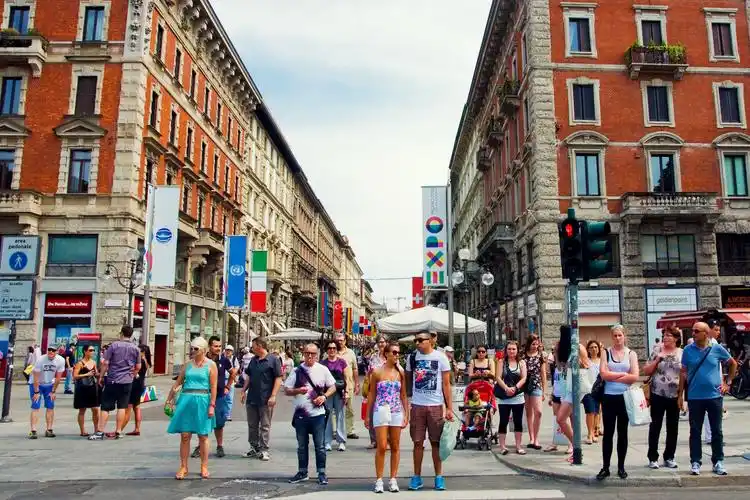 米兰街头 - 旅途上的丸丸 - 图虫