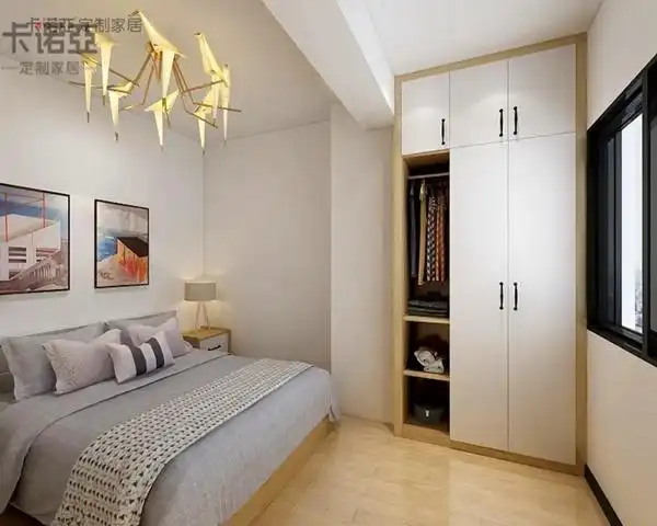 如果卧室存在不规则的凹位空间,入墙式衣柜就能巧妙地利用起来.