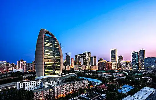 人民日报社夜景