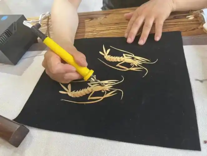 许昌非遗:"土味儿"麦秸秆变身高雅艺术品