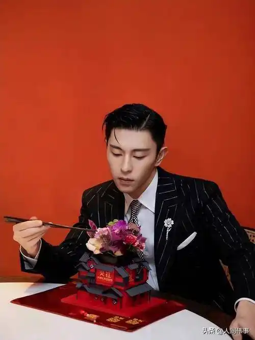 邓伦容貌大变,开直播坦露心声_经历_故事_内心