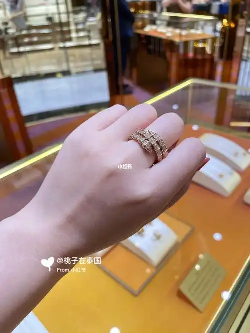 宝格丽灵蛇戒指