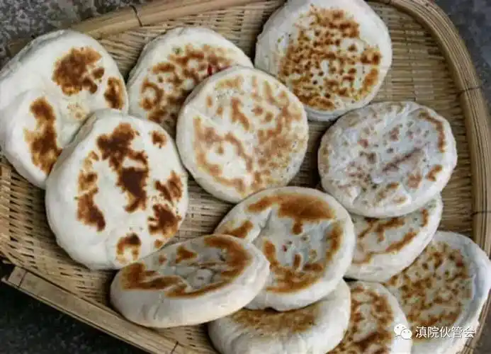 最传统的官渡小特色_粑粑