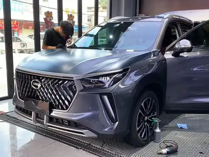 传祺gs4重金属风暴灰车身改色膜