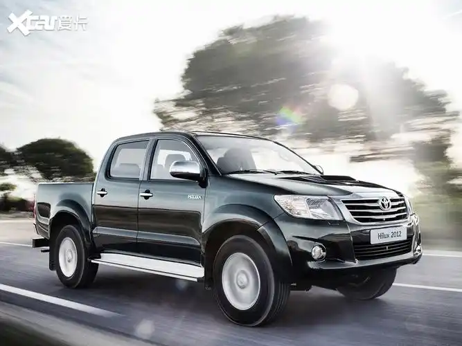 丰田hilux海拉克斯算是日系皮卡最成功的车型,在50多年,8代的发展史上