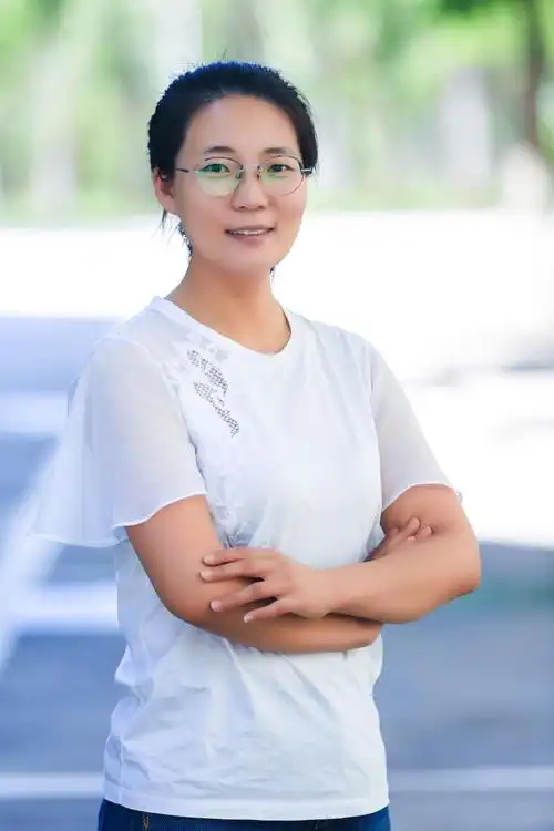 三全育人王静教书有温度育人有情怀