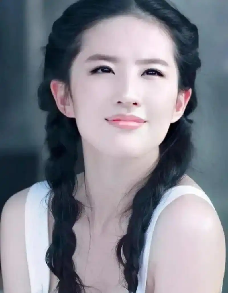 刘亦菲美貌无双,她的存在,让人感觉是上天遗漏人间的仙女!
