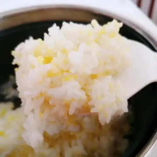 二米饭,饱满有弹性,香香的味道