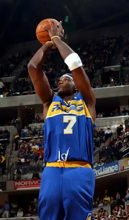 图文-[nba]活塞vs步行者 小奥尼尔挑起投篮