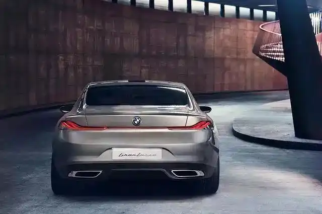 宝马9系 即将上市 售价超300万 依然是玩不过迈巴赫